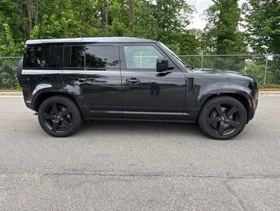 2025 Land Rover Defender V8