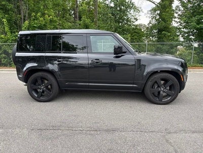 2025 Land Rover Defender V8