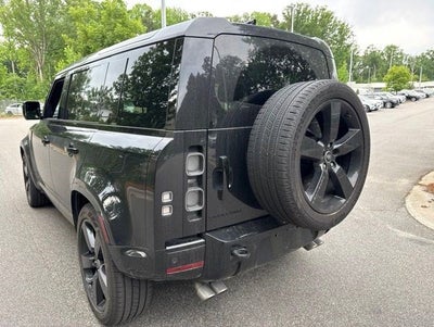 2025 Land Rover Defender V8