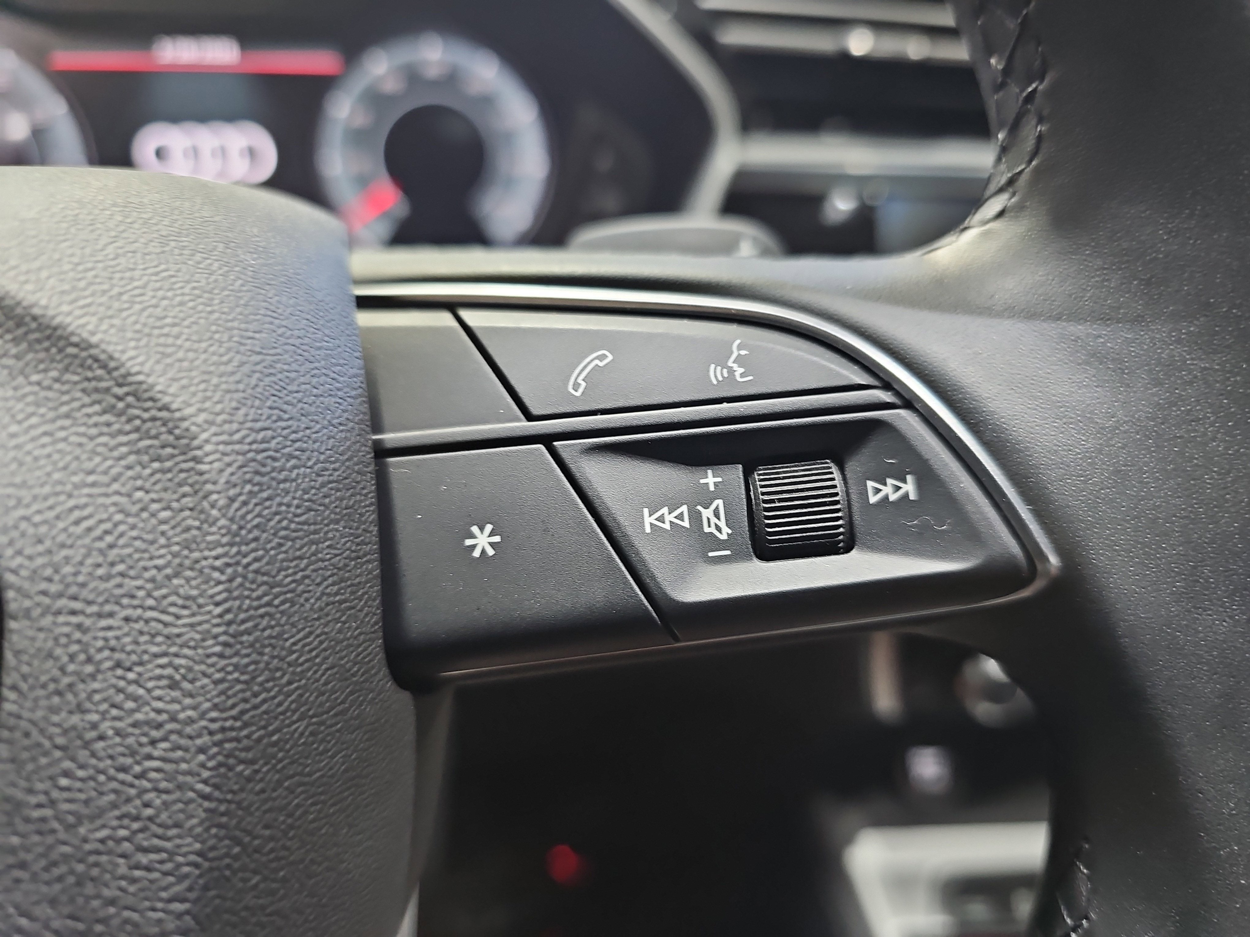 2024 Audi Q3 S line Premium Plus