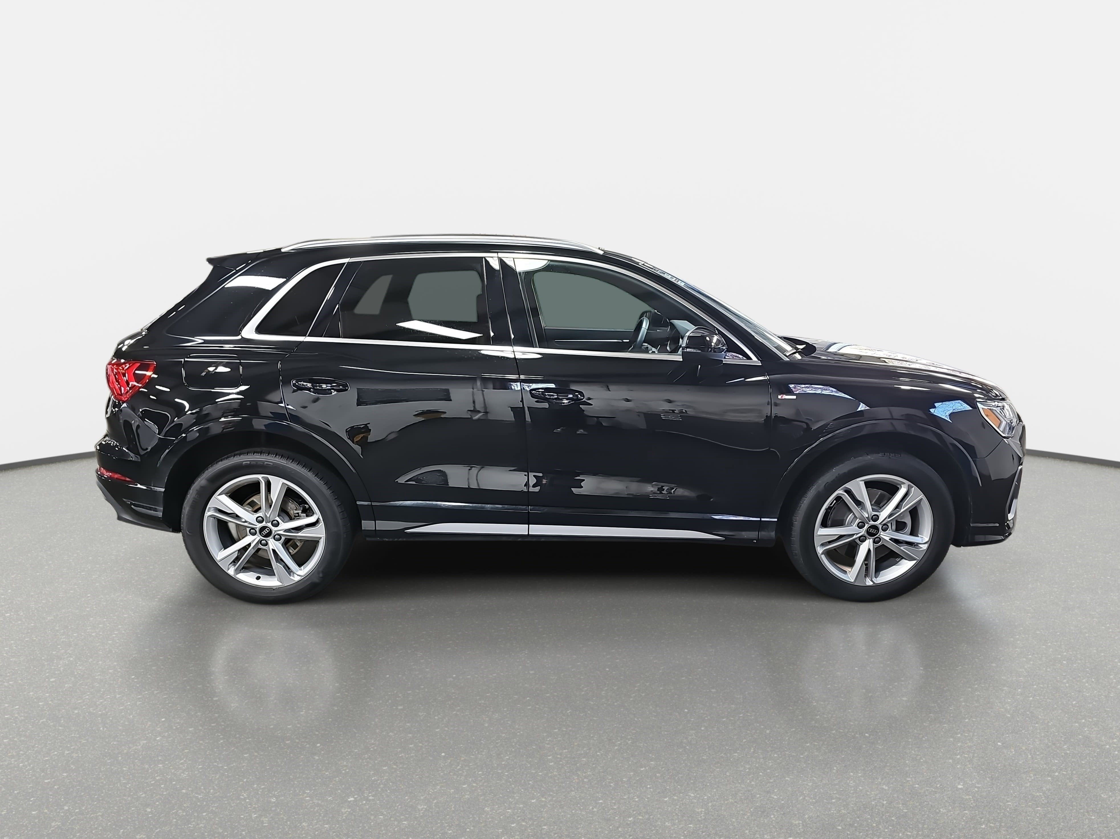 2024 Audi Q3 S line Premium Plus
