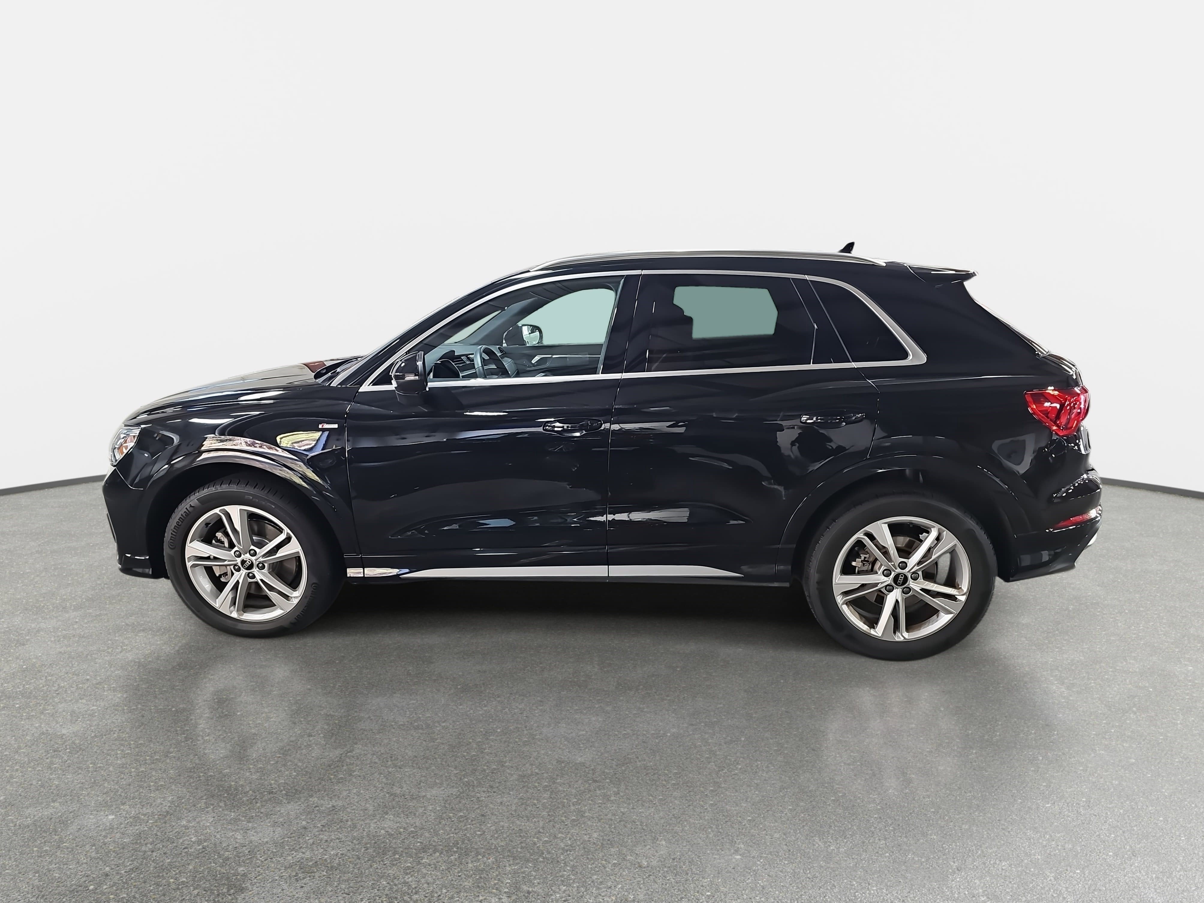 2024 Audi Q3 S line Premium Plus