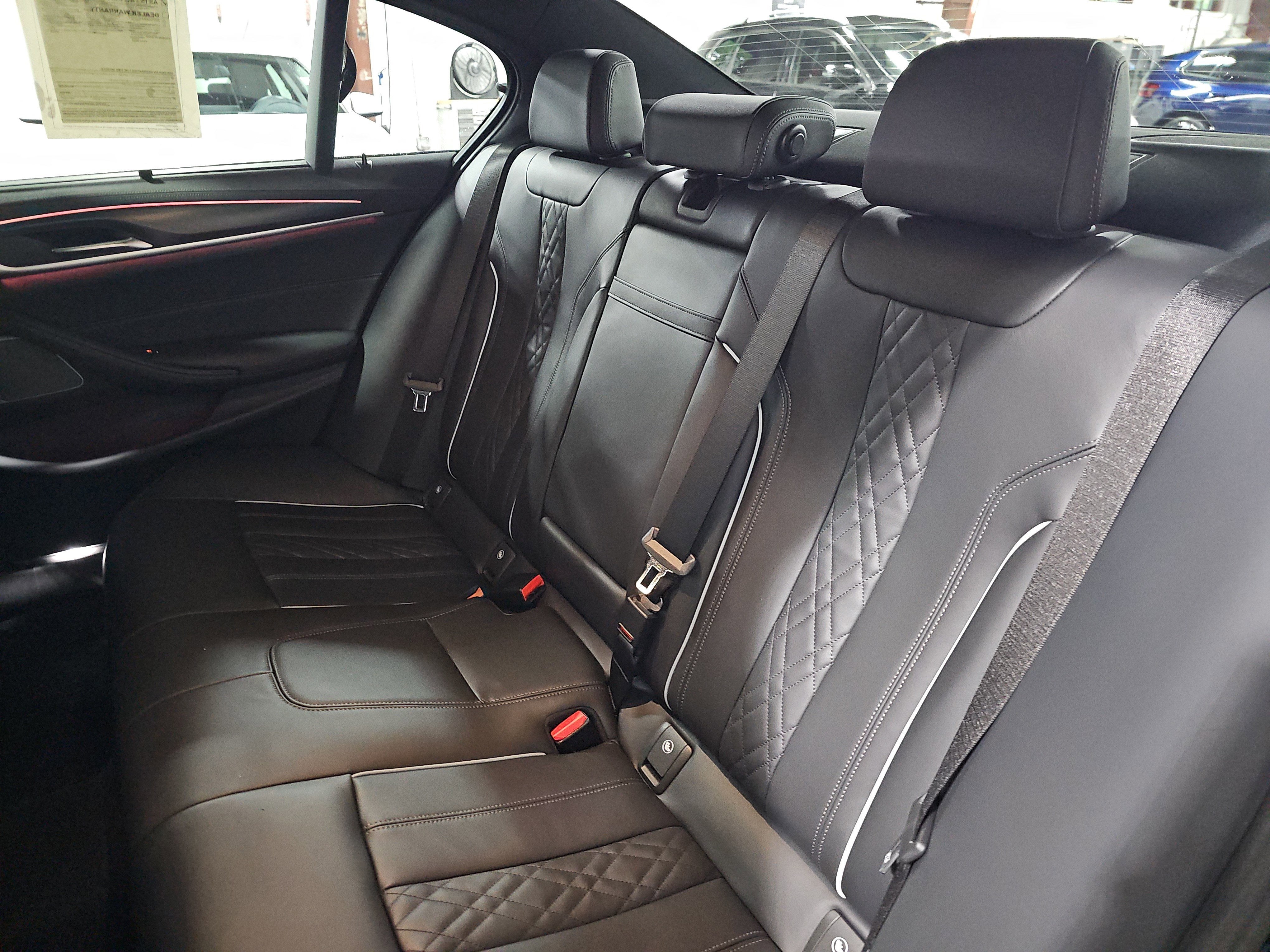 2023 BMW 5 Series M550i xDrive