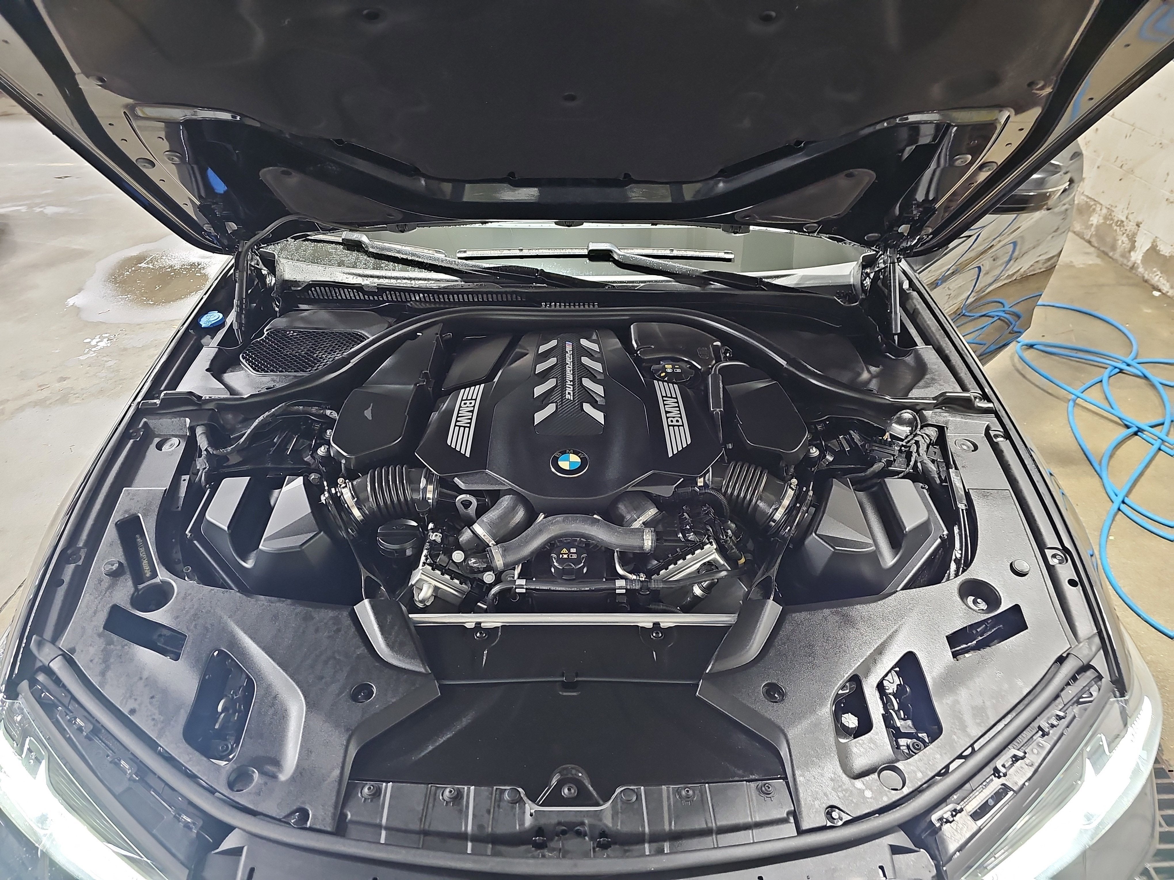 2023 BMW 5 Series M550i xDrive