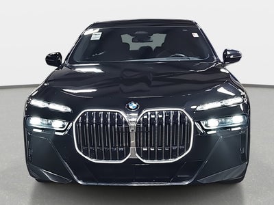 2023 BMW 7 Series 740i