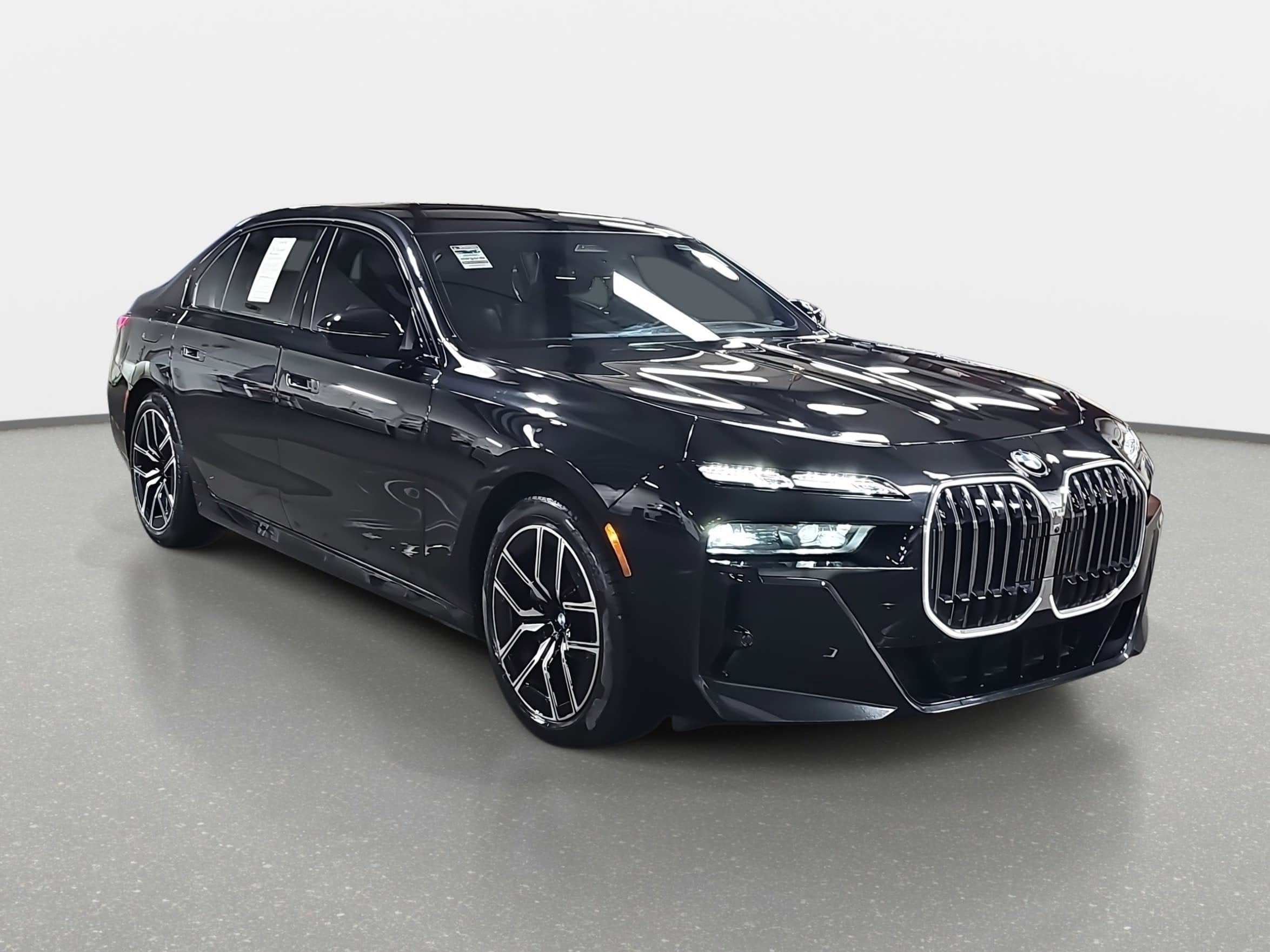 2023 BMW 7 Series 740i