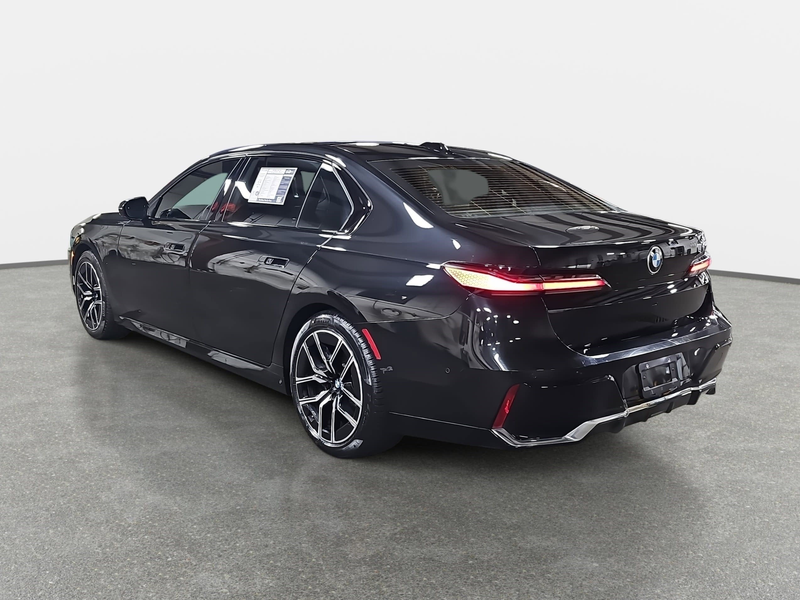 2023 BMW 7 Series 740i