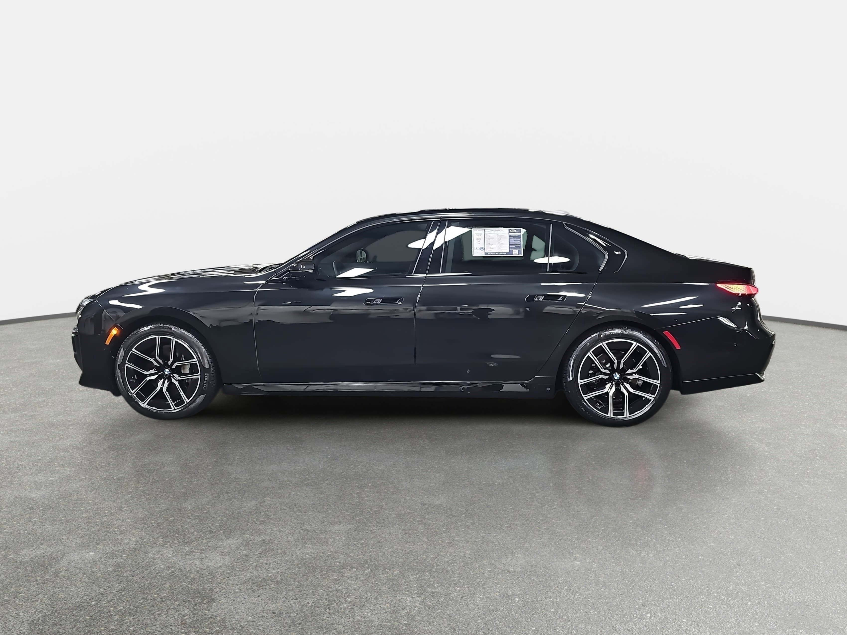 2023 BMW 7 Series 740i