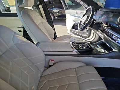 2025 BMW 7 Series 740i