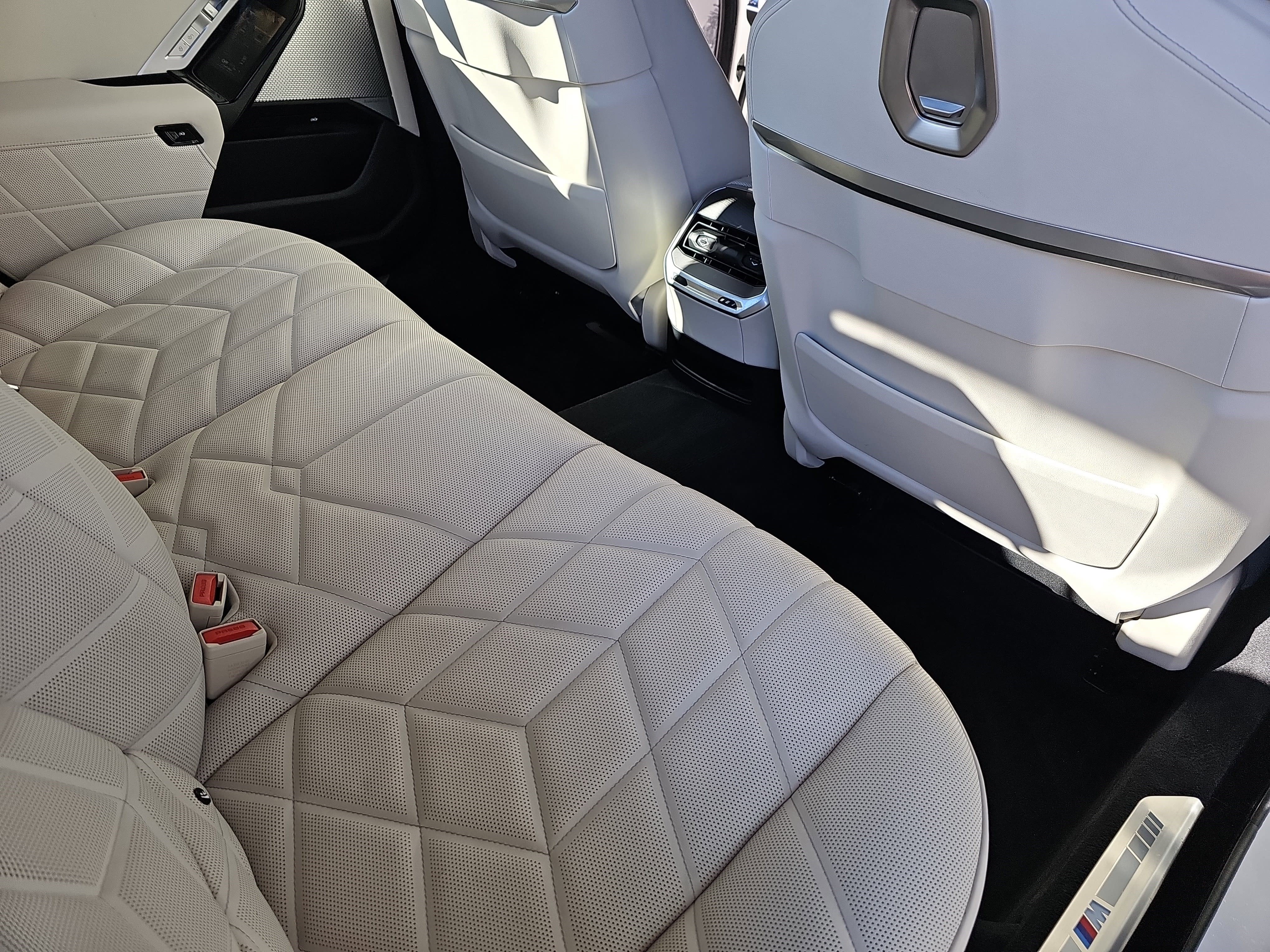 2025 BMW 7 Series 740i