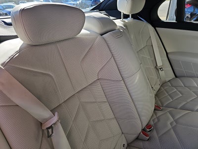 2025 BMW 7 Series 740i