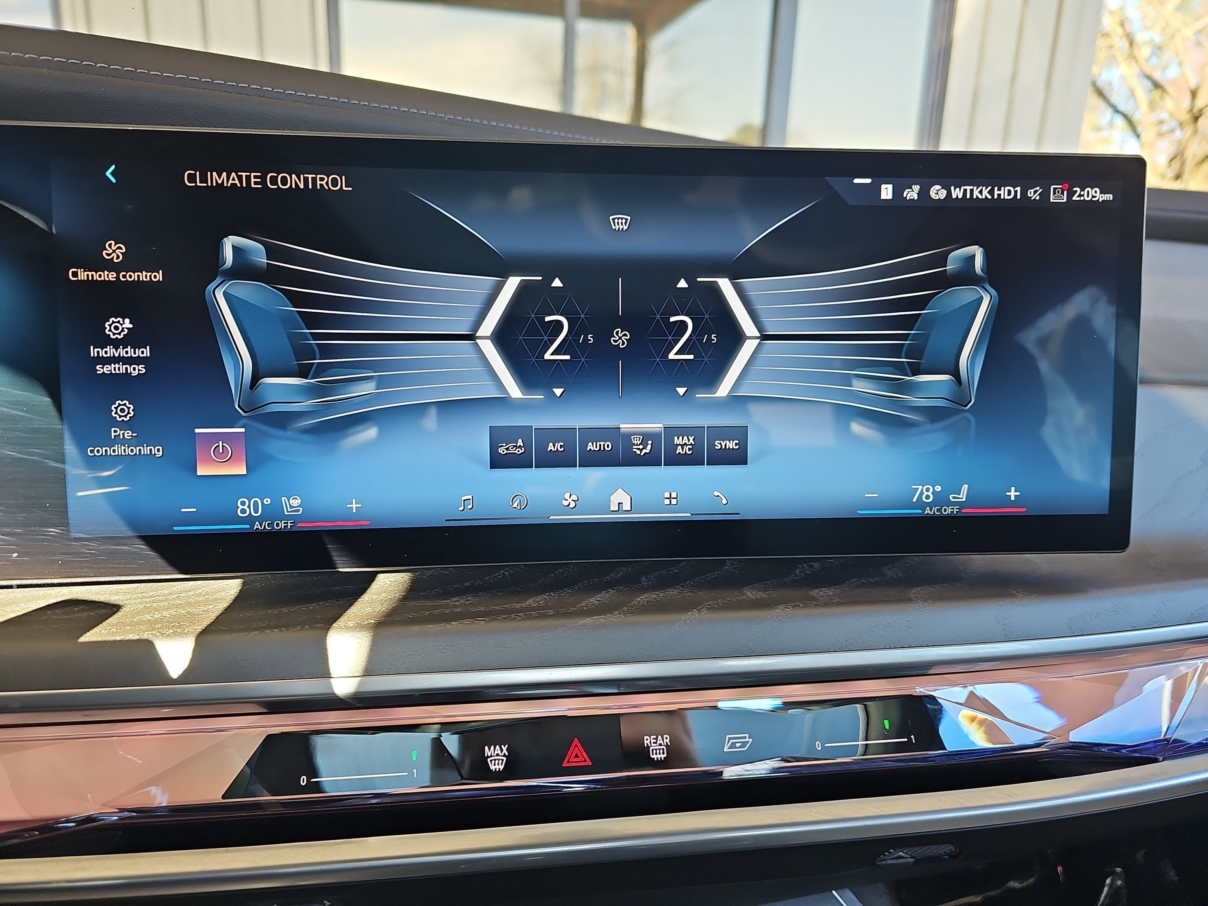 2025 BMW 7 Series 740i