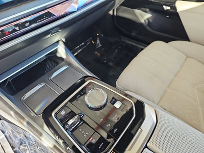 2025 BMW 7 Series 740i