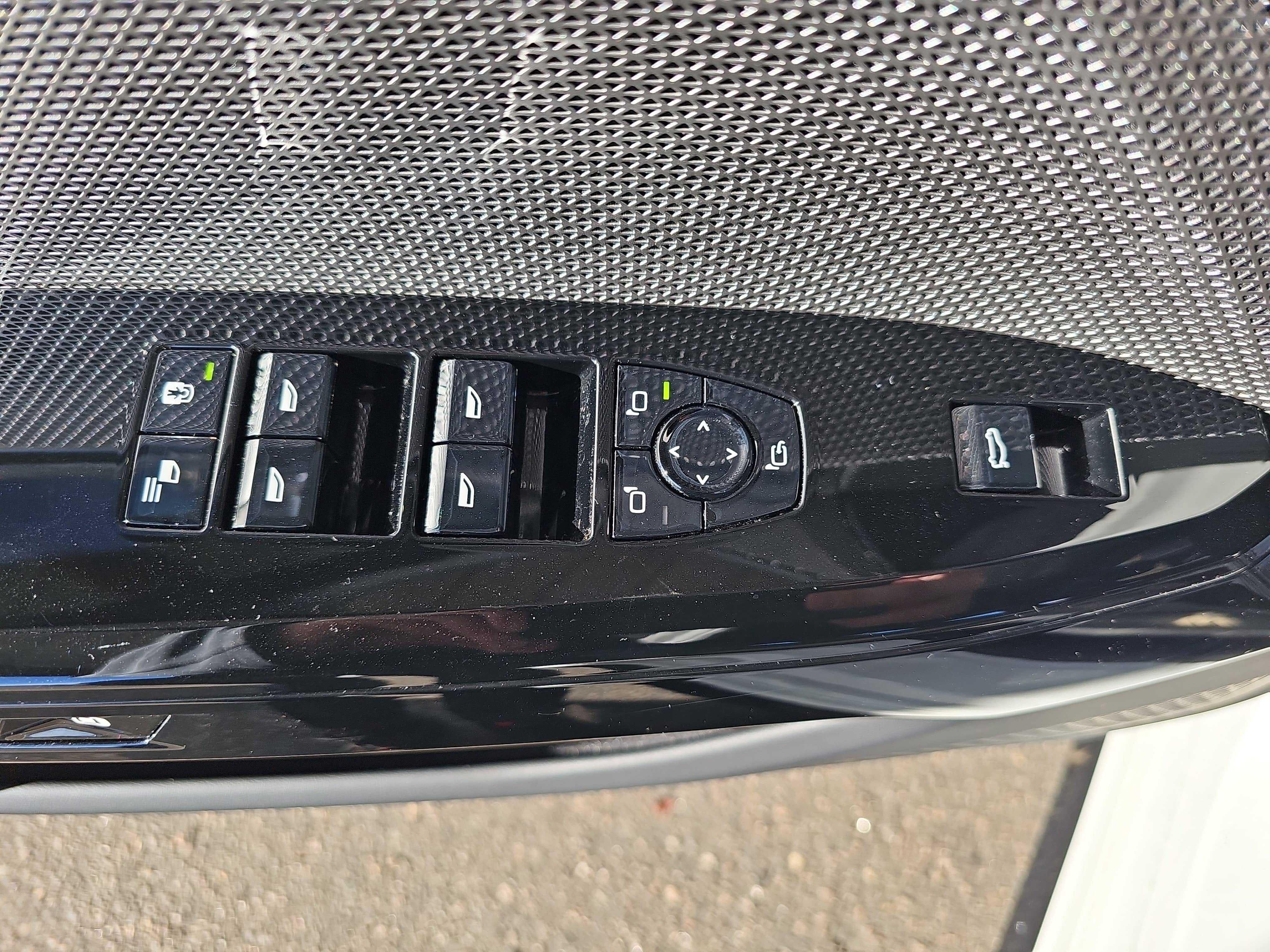 2025 BMW 7 Series 740i