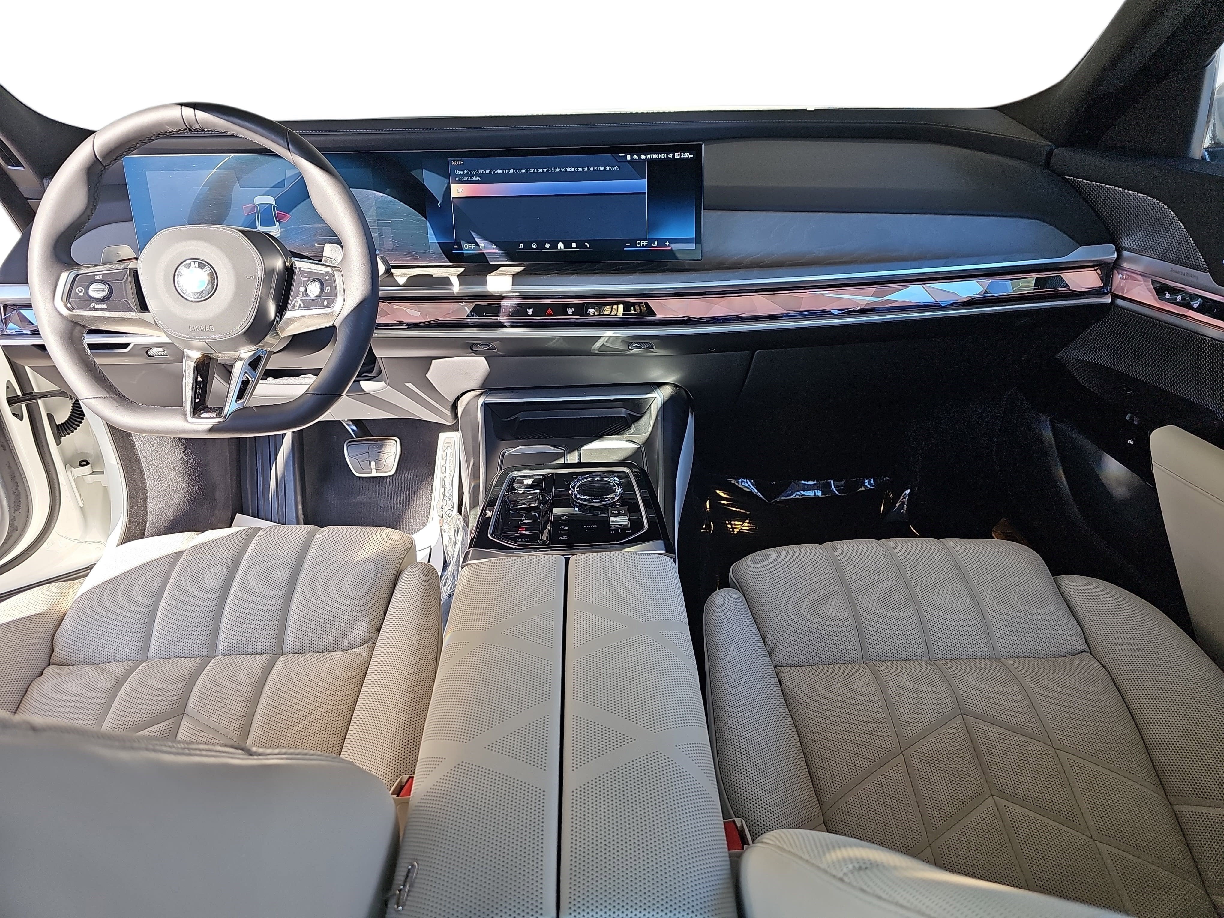 2025 BMW 7 Series 740i