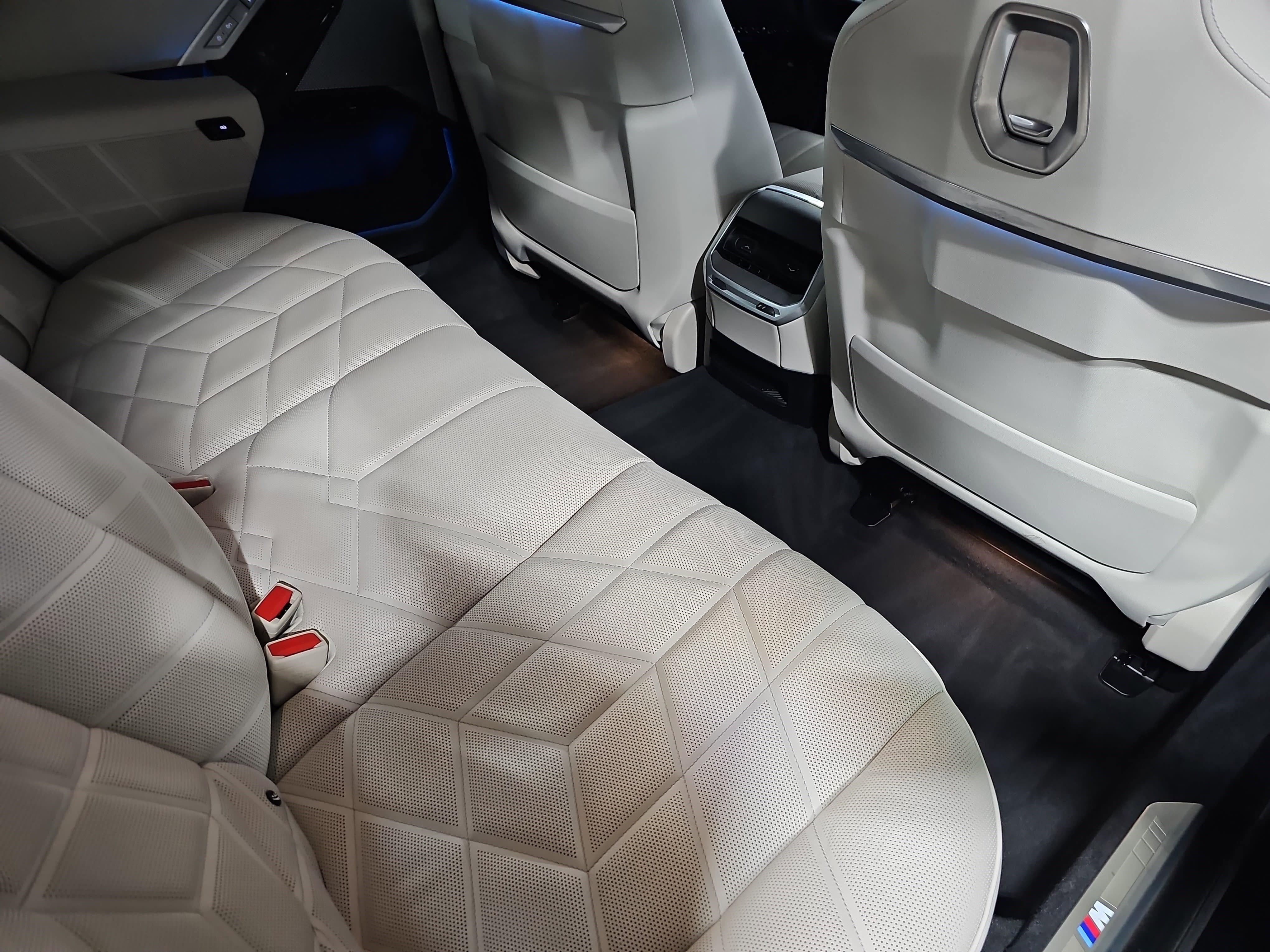 2025 BMW 7 Series 740i