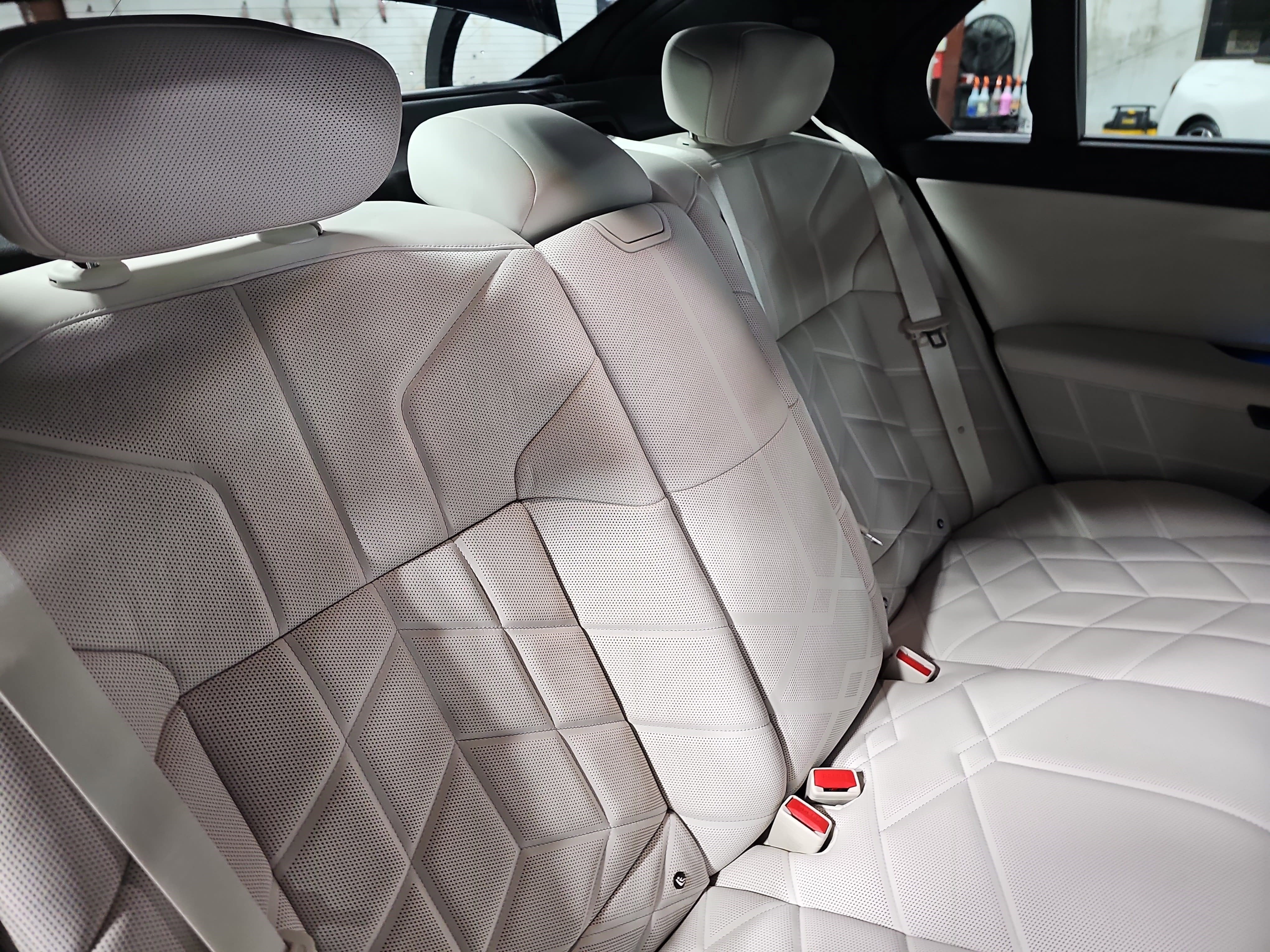 2025 BMW 7 Series 740i