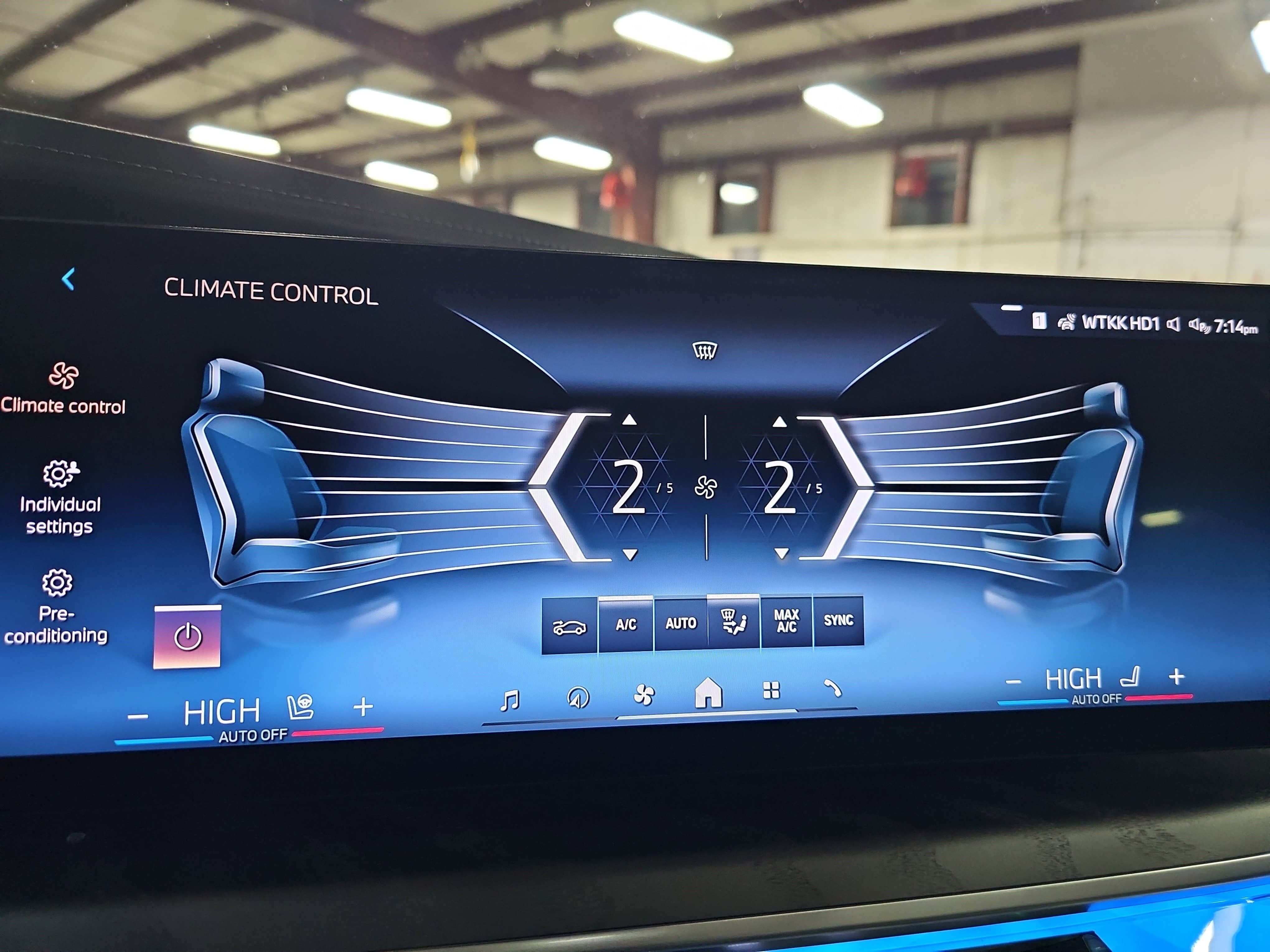 2025 BMW 7 Series 740i