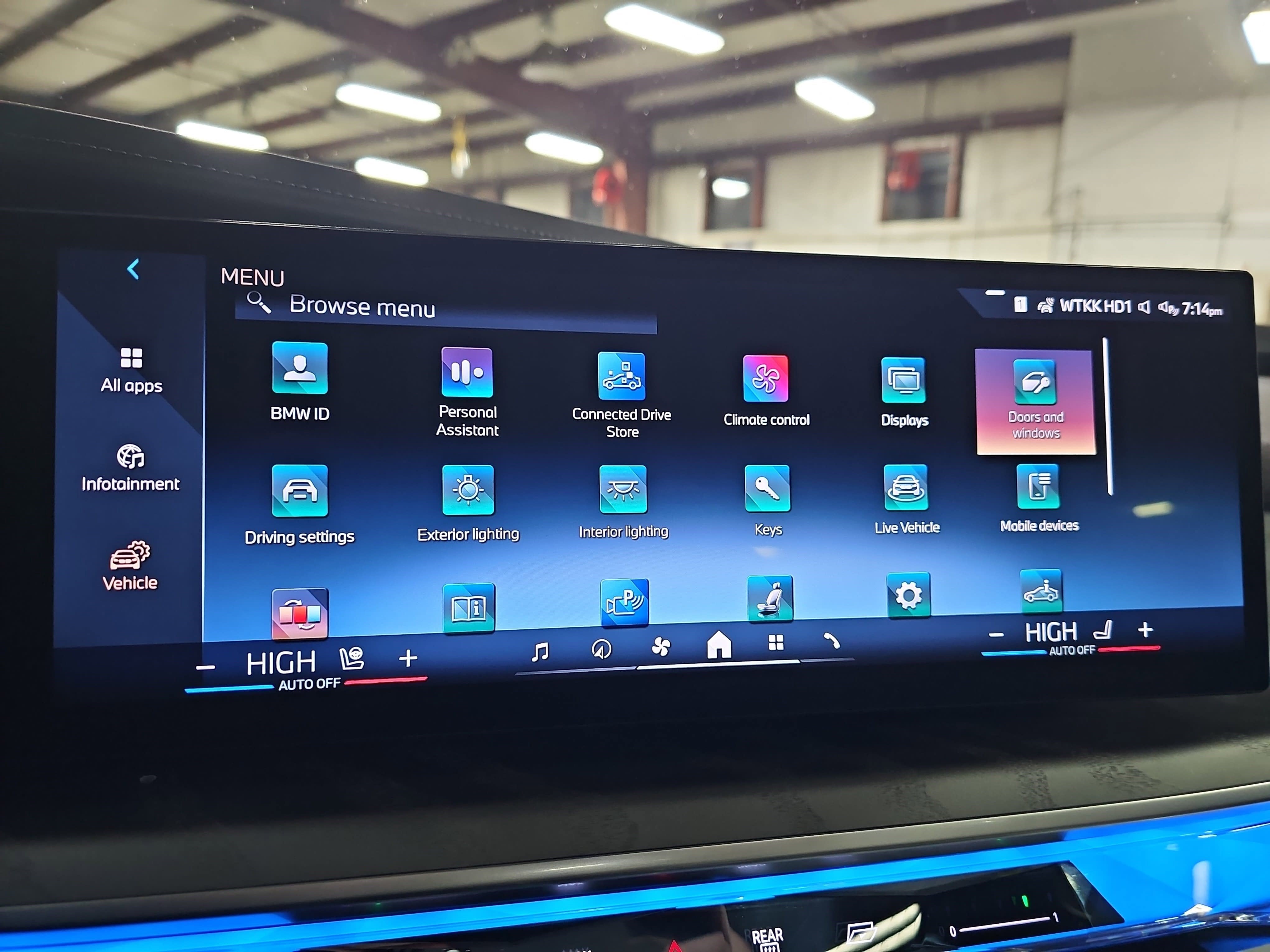 2025 BMW 7 Series 740i