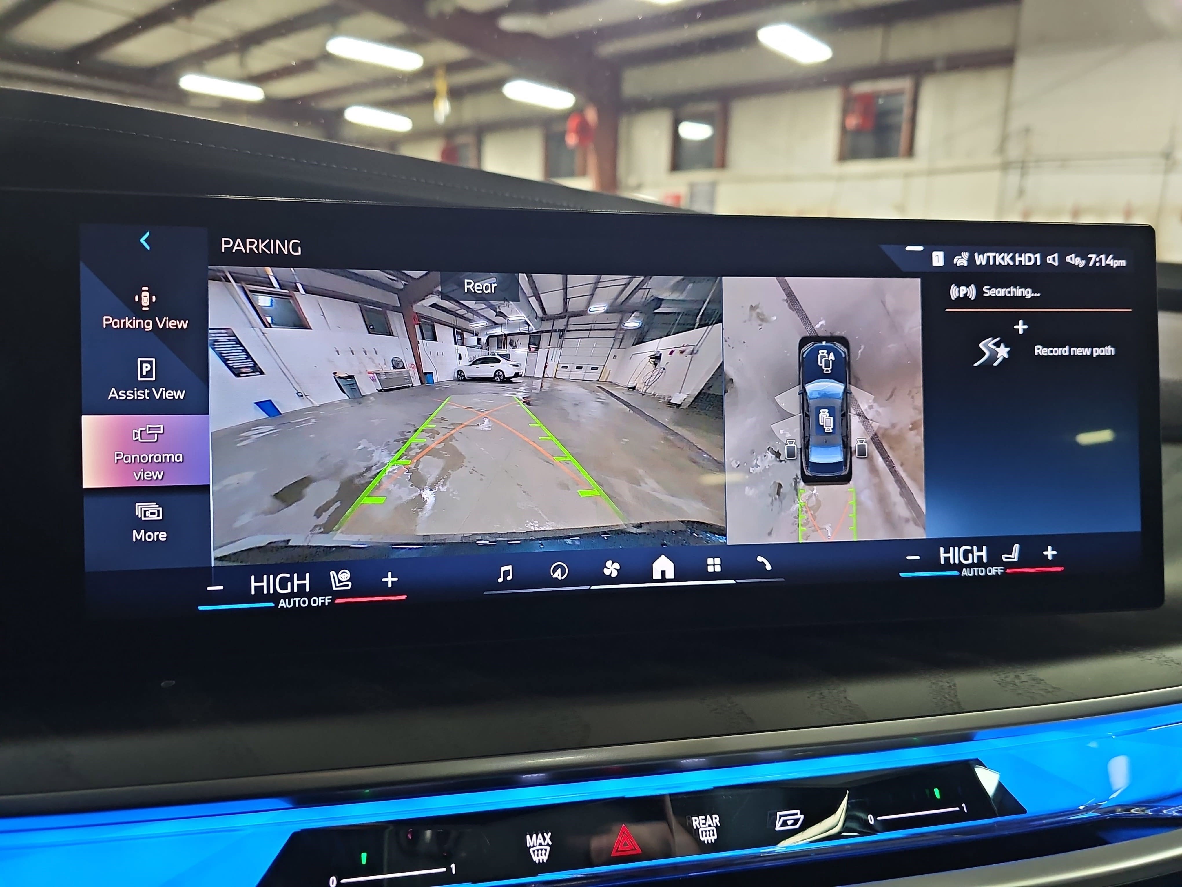 2025 BMW 7 Series 740i