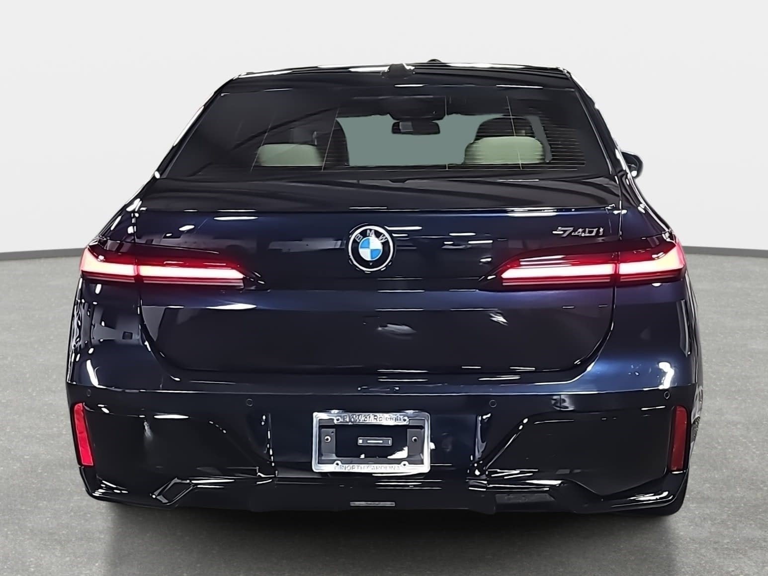 2025 BMW 7 Series 740i