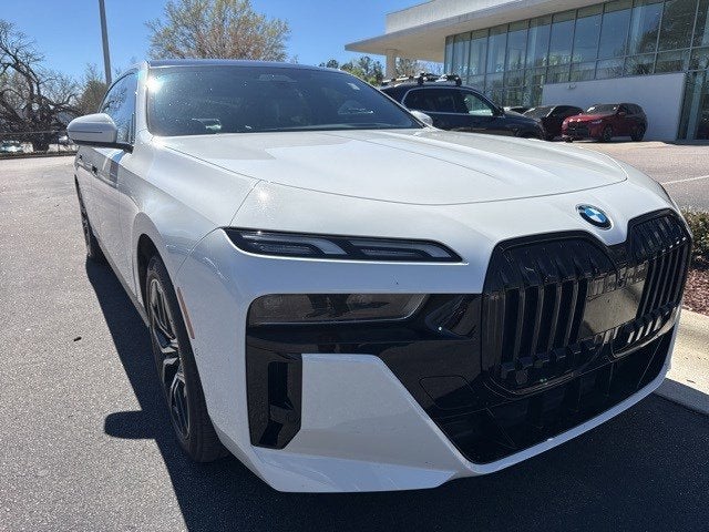 2023 BMW 7 Series 740i