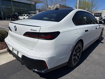 2023 BMW 7 Series 740i