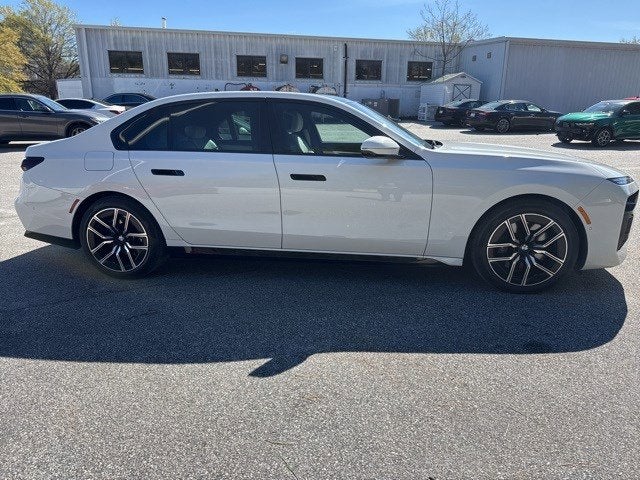 2023 BMW 7 Series 740i