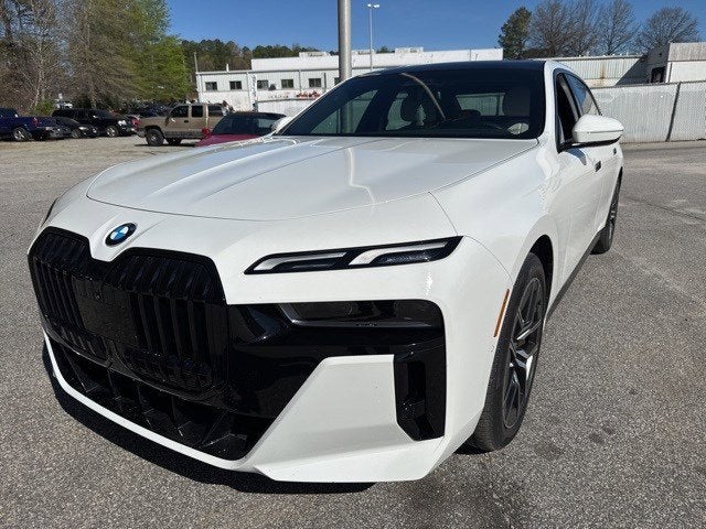 2023 BMW 7 Series 740i