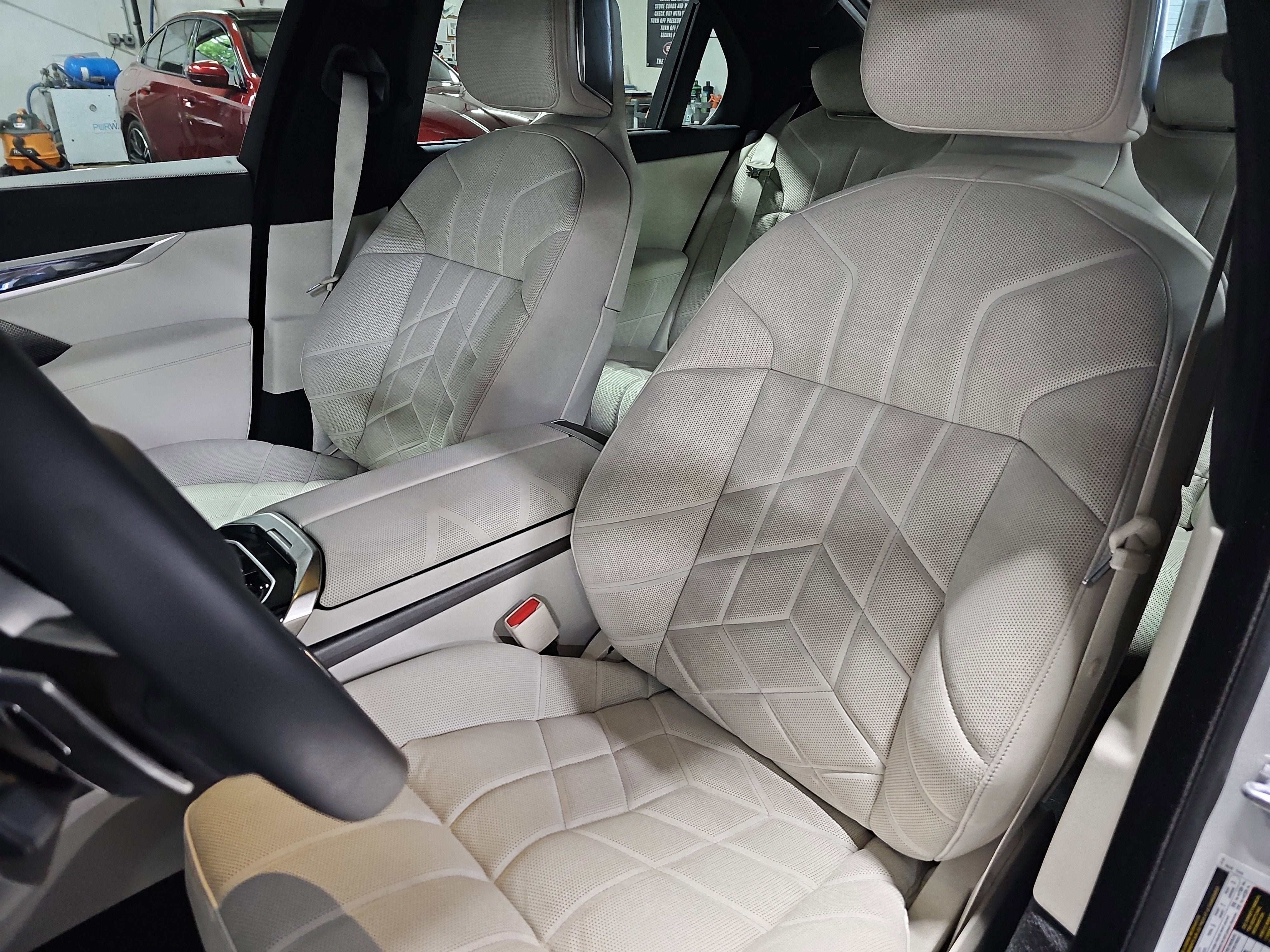 2025 BMW 7 Series 760i xDrive