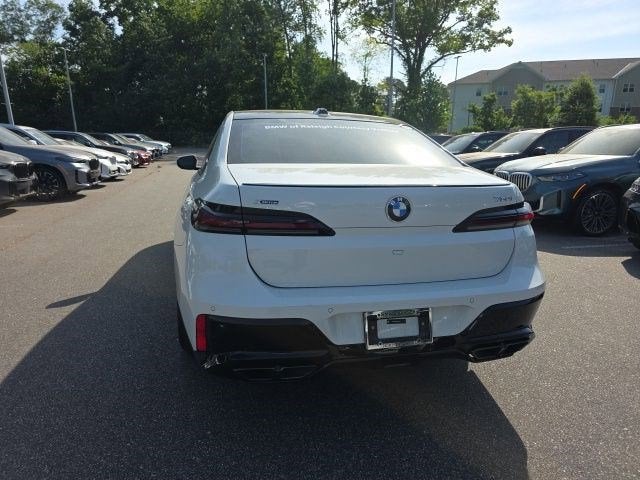 2025 BMW 7 Series 760i xDrive