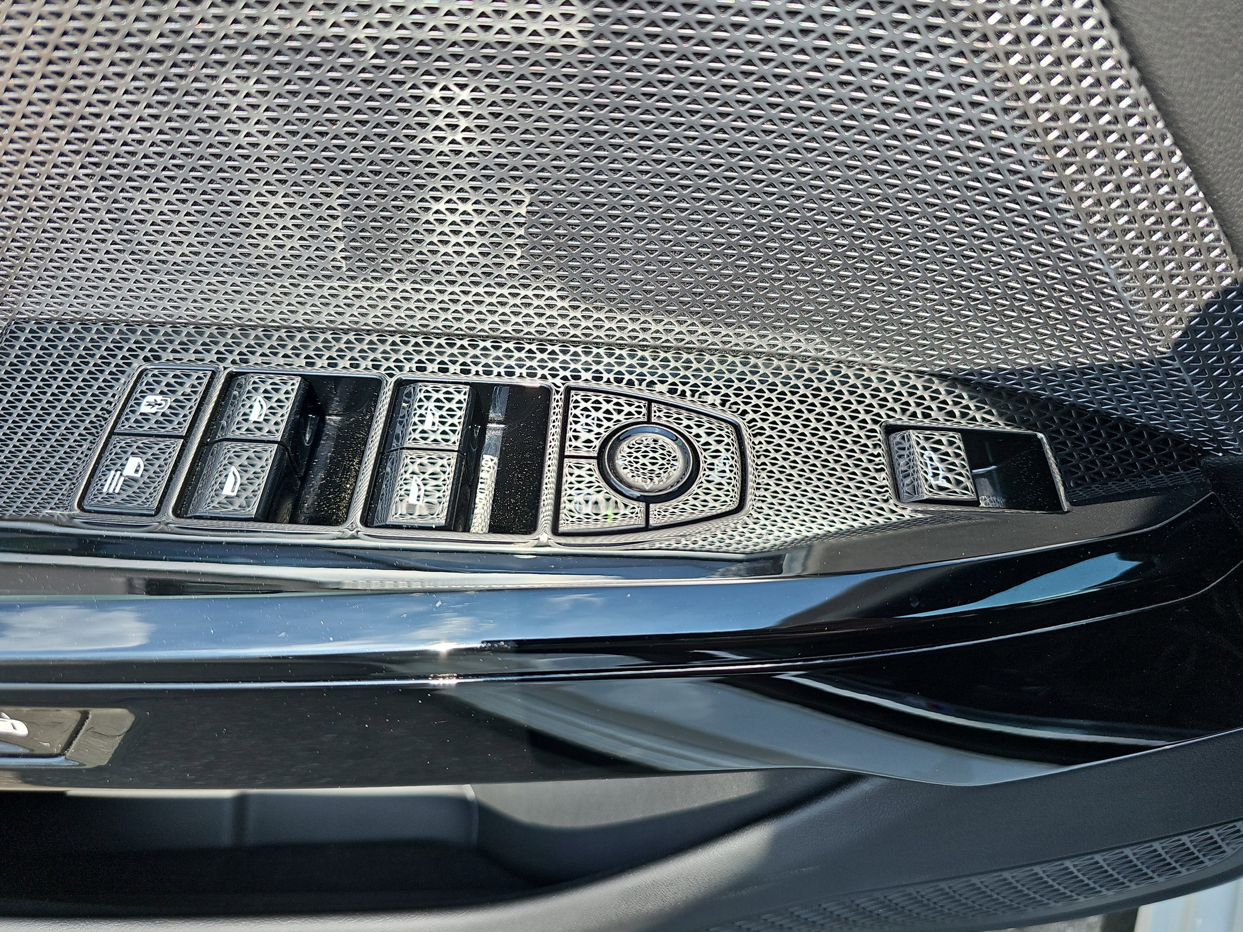 2025 BMW 7 Series 750e xDrive