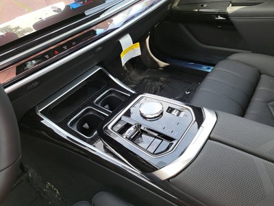 2025 BMW 7 Series 750e xDrive