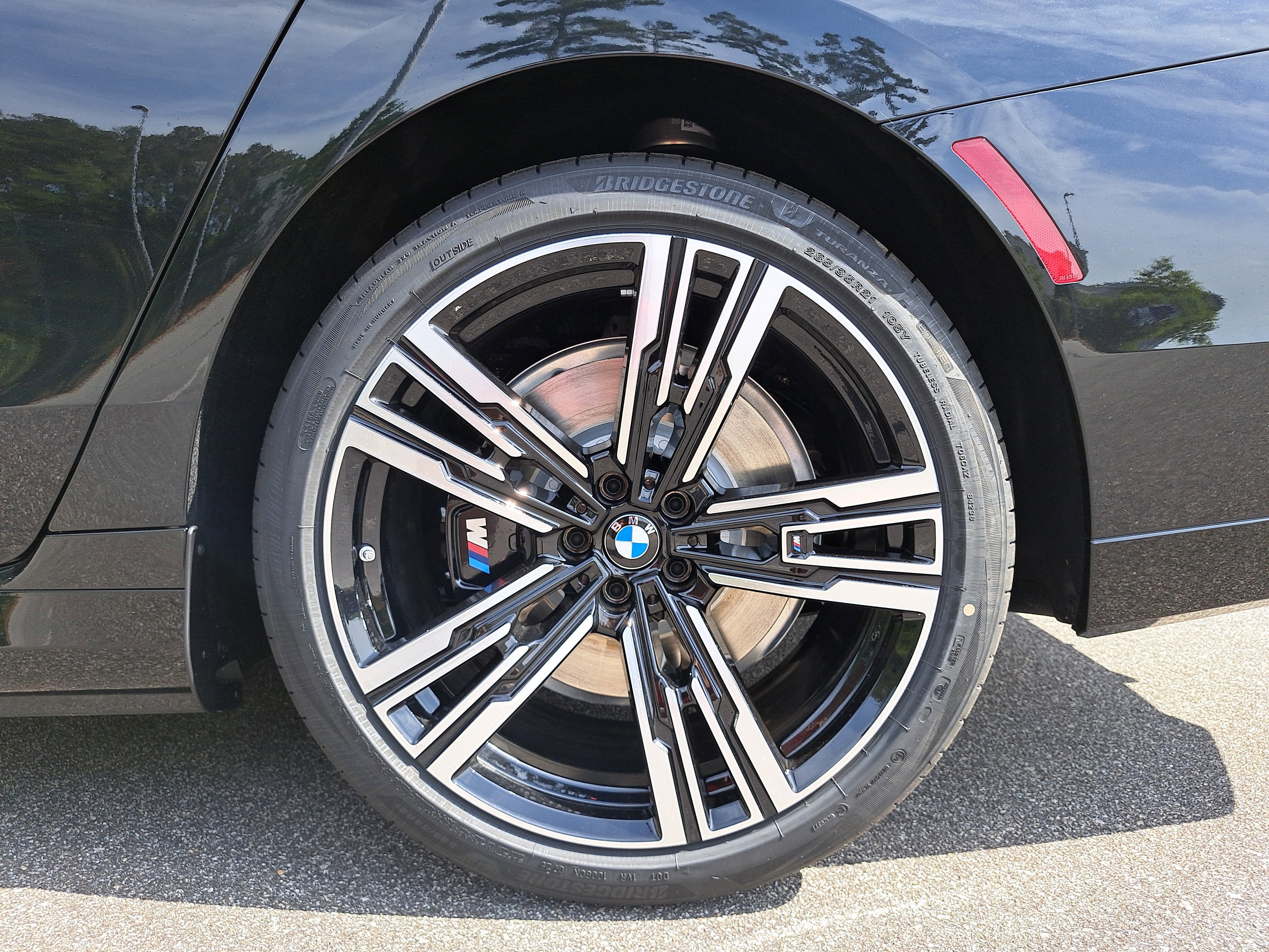 2025 BMW 7 Series 750e xDrive