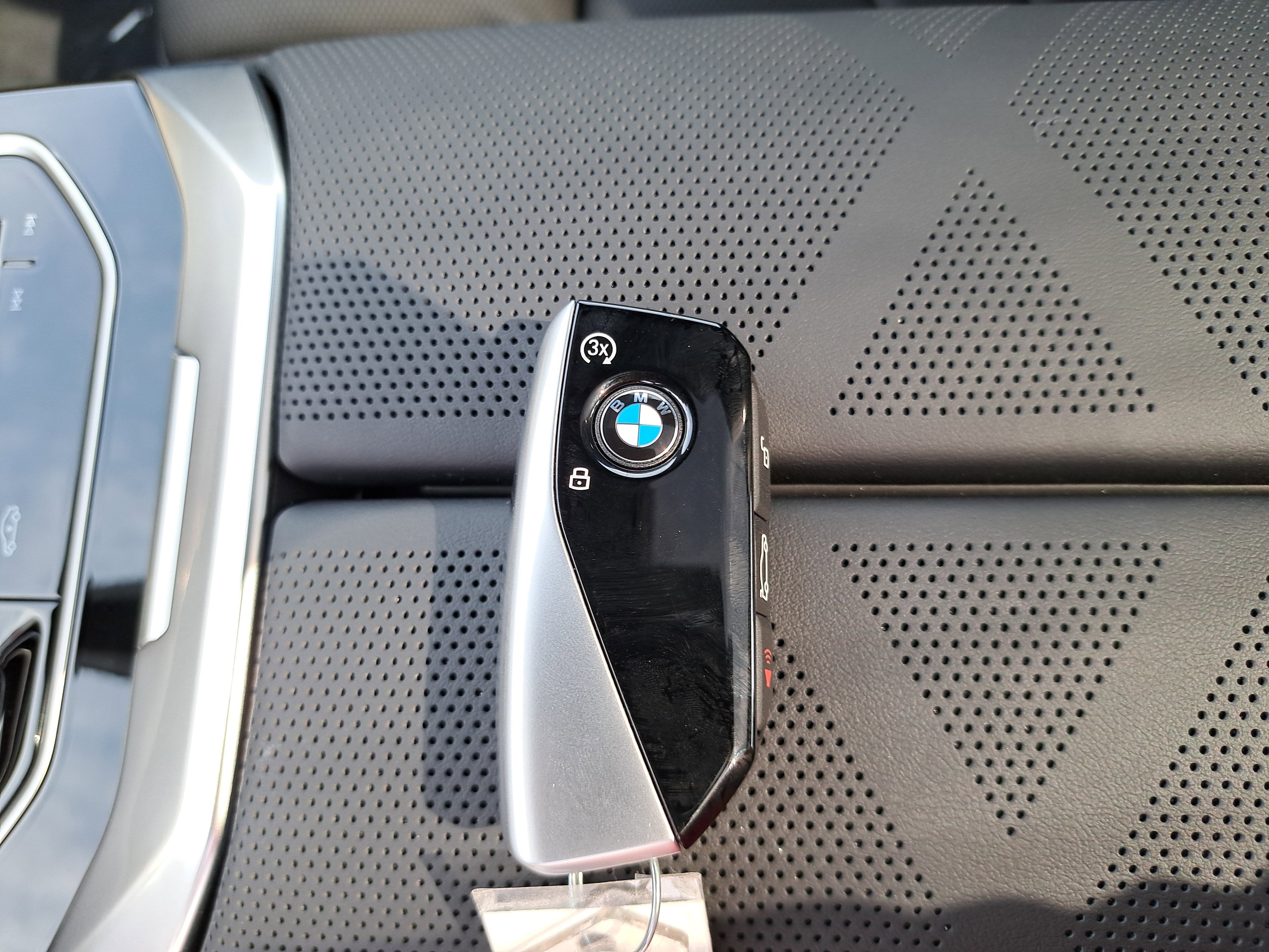 2025 BMW 7 Series 750e xDrive
