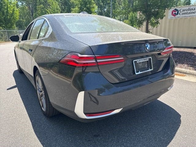 2025 BMW 5 Series 530i