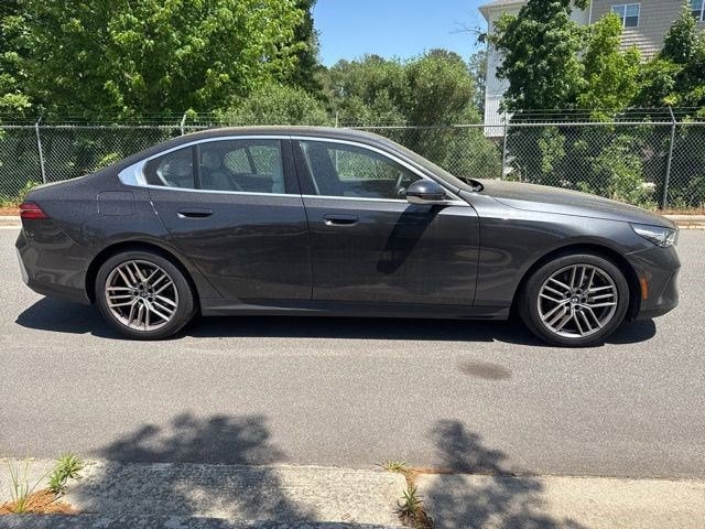 2025 BMW 5 Series 530i