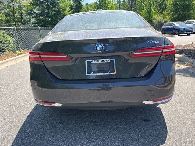 2025 BMW 5 Series 530i