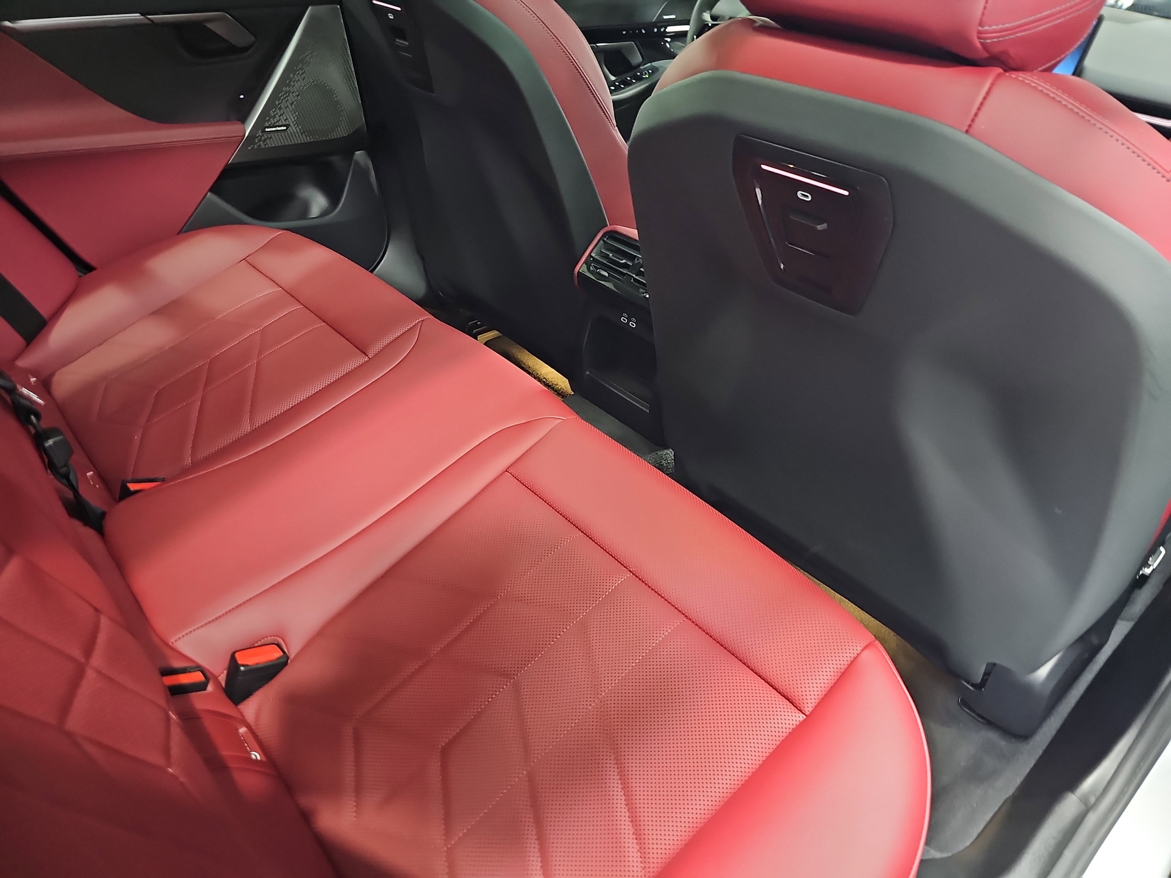 2025 BMW 5 Series 530i