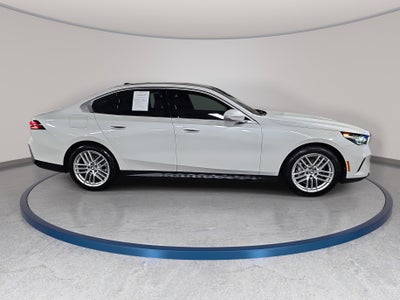 2025 BMW 5 Series 530i