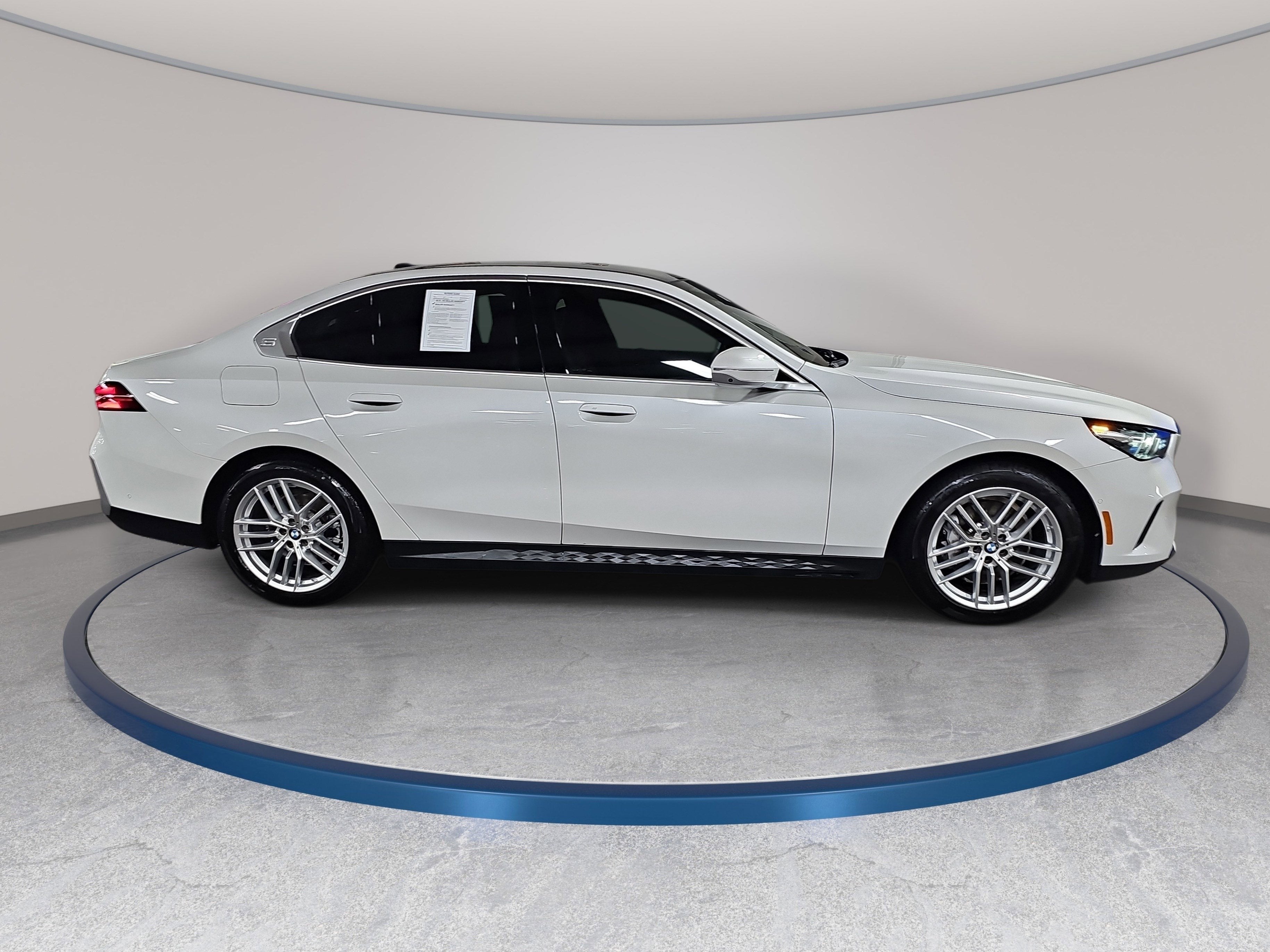 2025 BMW 5 Series 530i