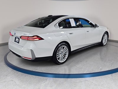 2025 BMW 5 Series 530i