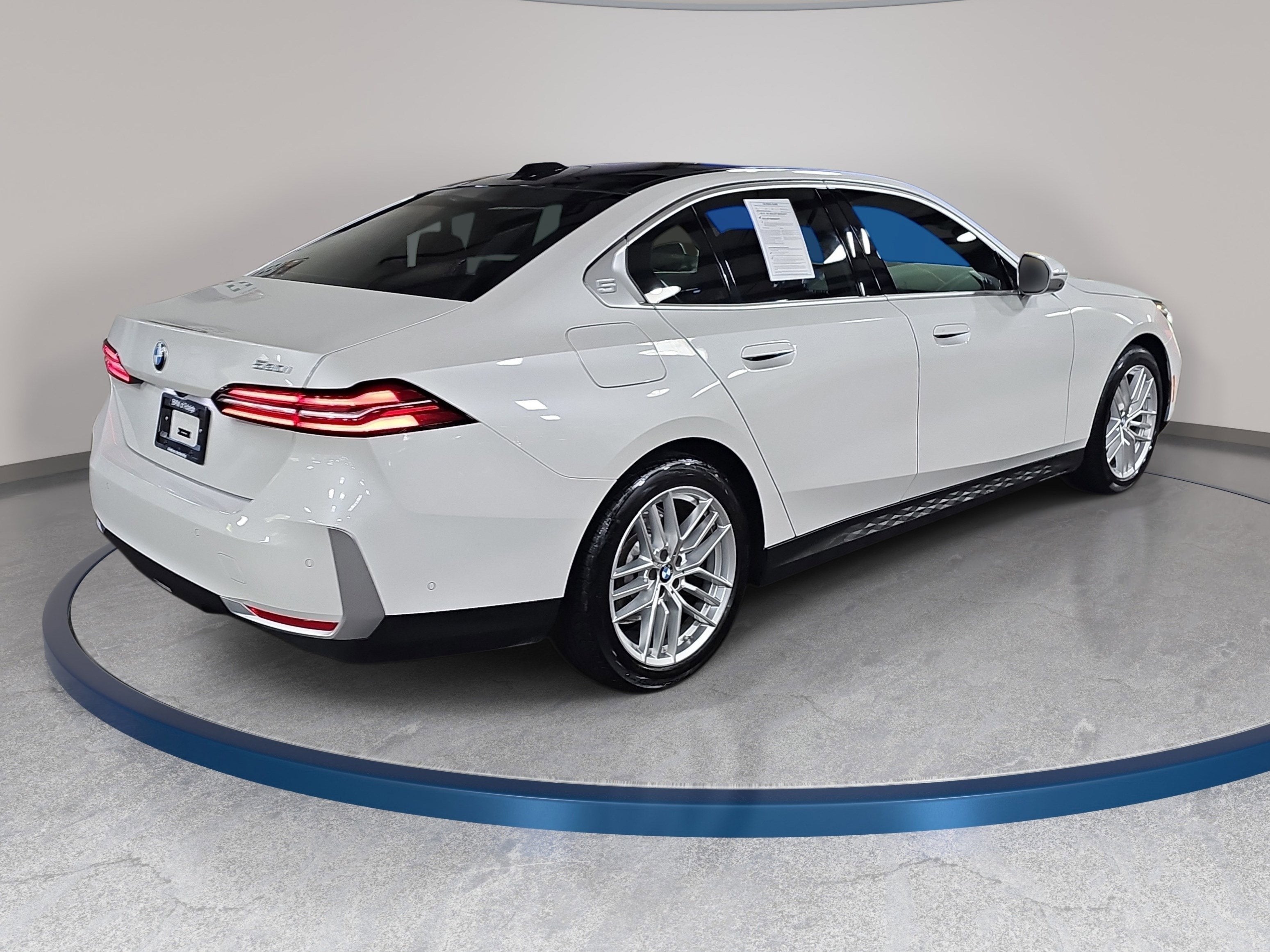 2025 BMW 5 Series 530i