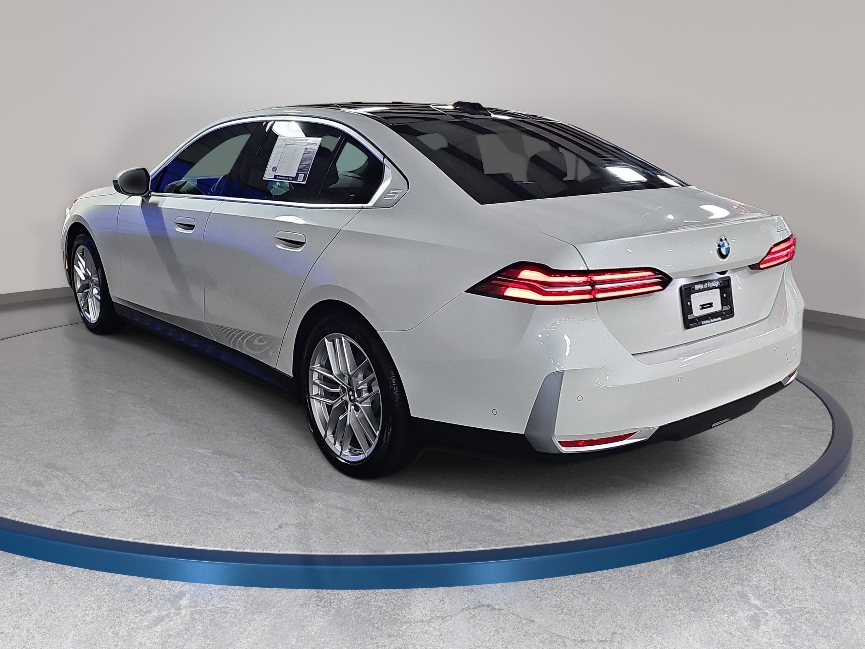 2025 BMW 5 Series 530i