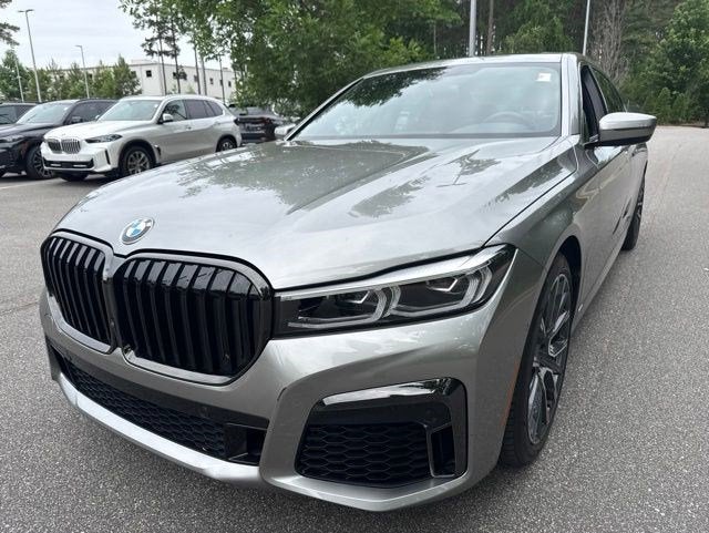 2022 BMW 7 Series 740i