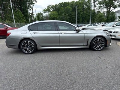 2022 BMW 7 Series 740i