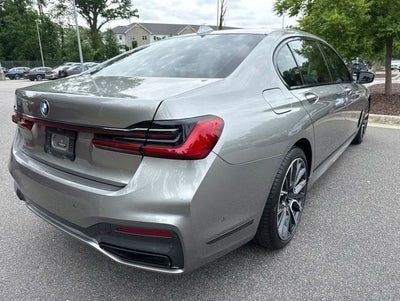 2022 BMW 7 Series 740i