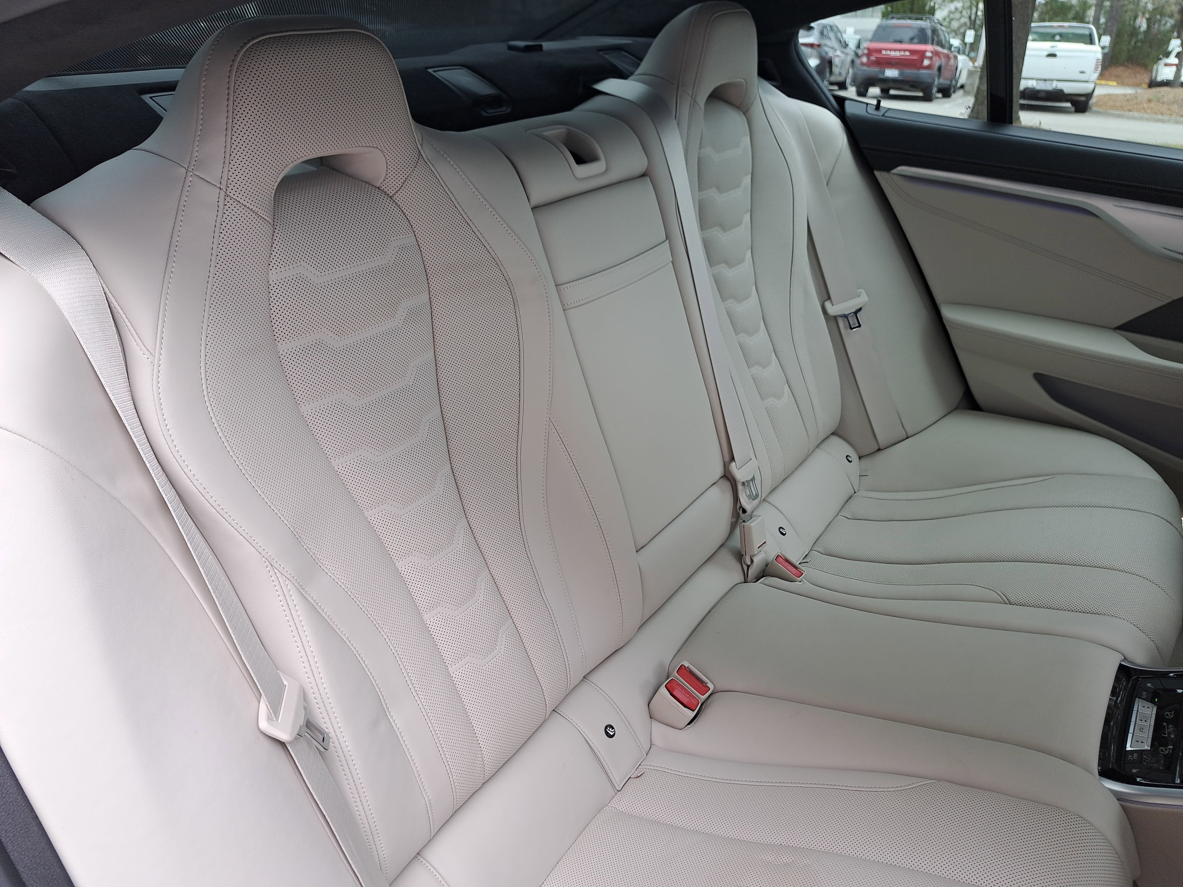 2025 BMW 8 Series 840i