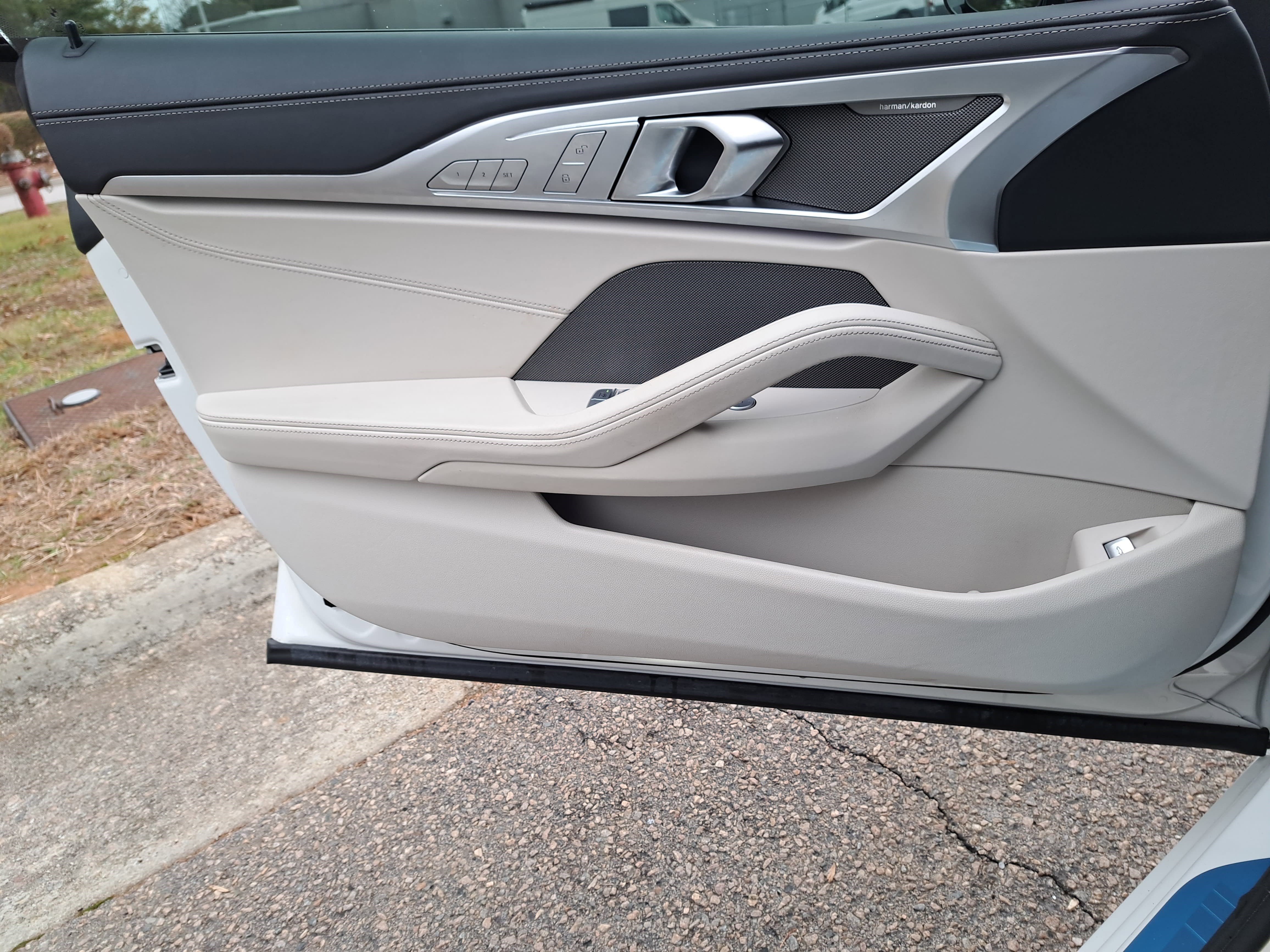 2025 BMW 8 Series 840i