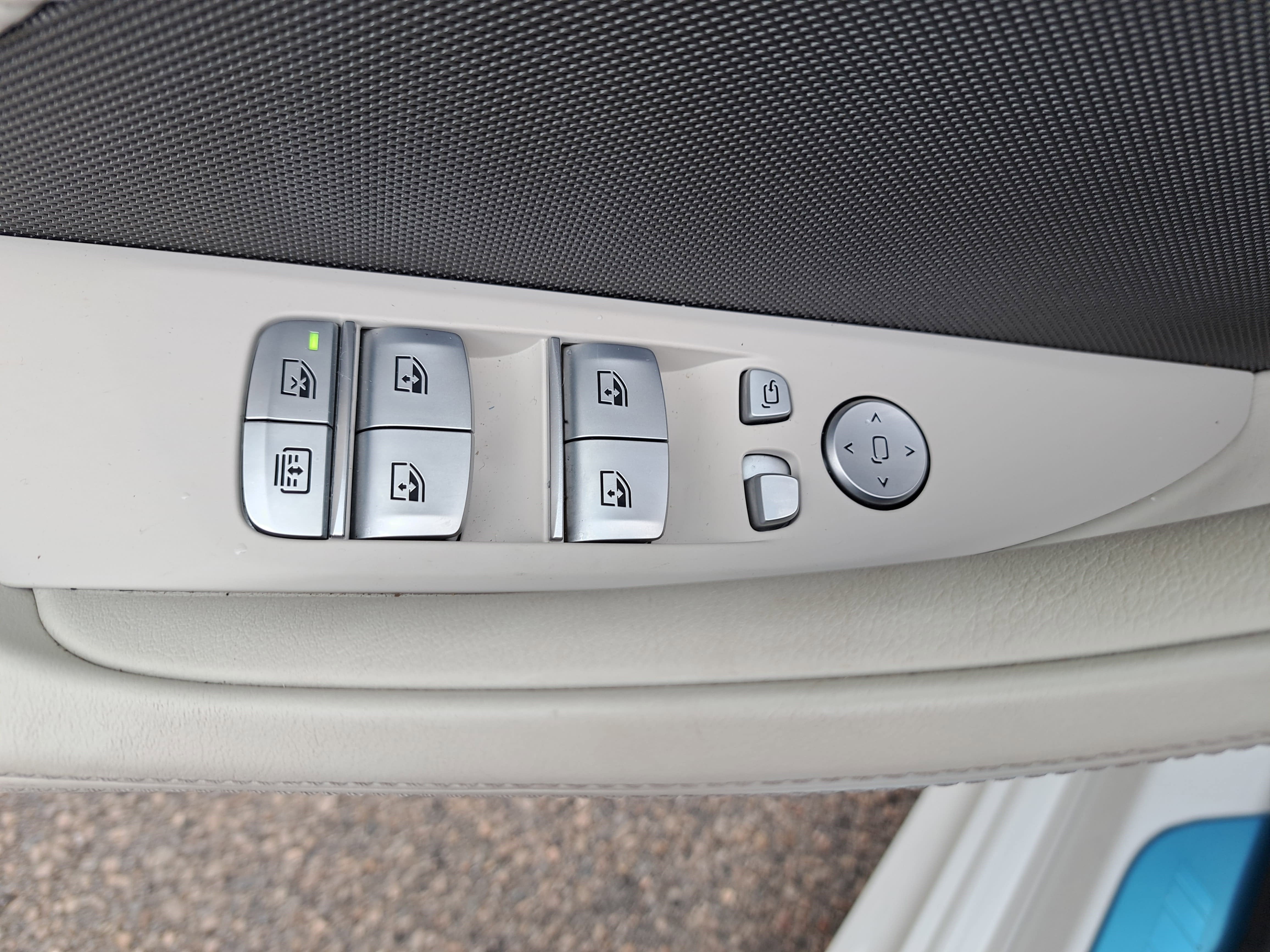 2025 BMW 8 Series 840i